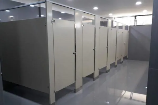 Servicios sanitarios aulas INCAE Nicaragua campus remodelación