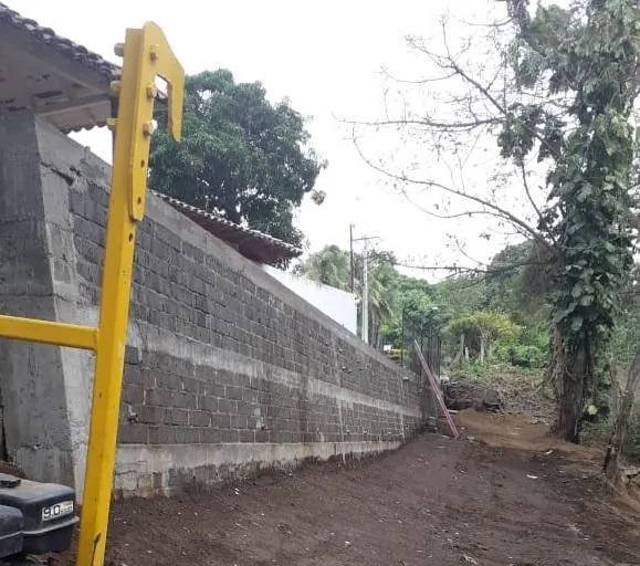 Muro retención INCAE Nicaragua campus geotécnica estabilización