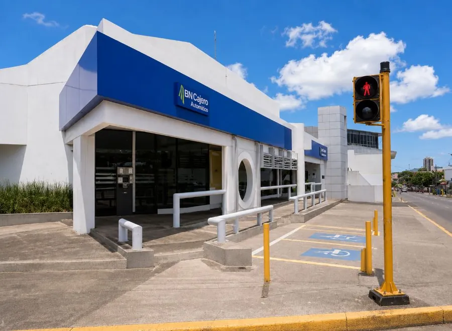 Banco Nacional Costa Rica Avenida 10 San José fachada remodelación imagen